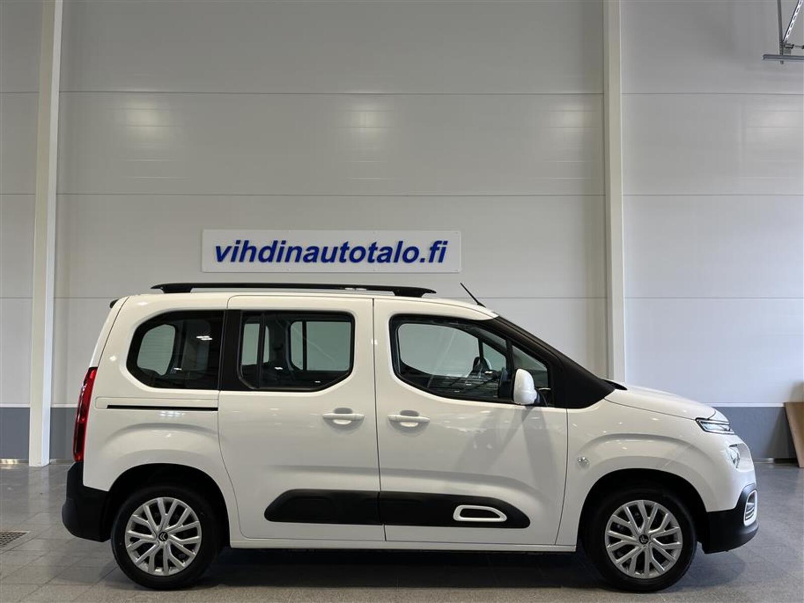 CITROEN BERLINGO PureTech 110 Feel M/ Jakohihna vaihdettu 12-24 ! / Merkkihuollettu / Lämpöpaketti /, vm. 2019, 121 tkm