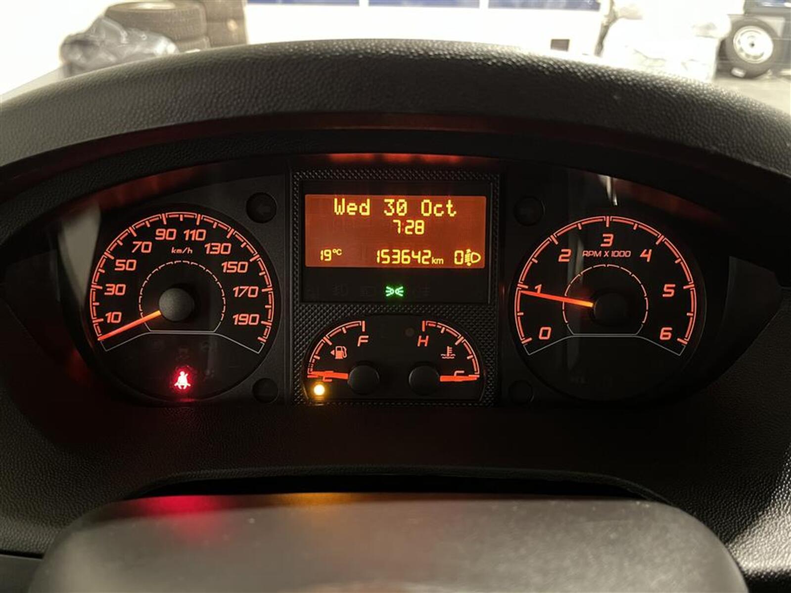 CITROEN JUMPER BlueHDi 130 35 L2H1/ 1.om / Merkkihuollettu / Vetokoukku / Metalliväri / Vanerointi / Webasto /, vm. 2019, 155 tkm