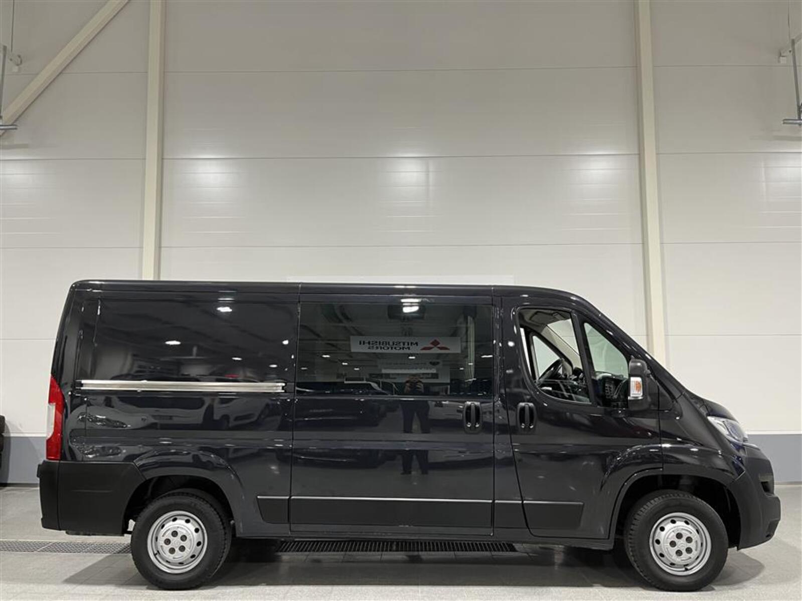 CITROEN JUMPER BlueHDi 130 35 L2H1/ 1.om / Merkkihuollettu / Vetokoukku / Metalliväri / Vanerointi / Webasto /, vm. 2019, 155 tkm