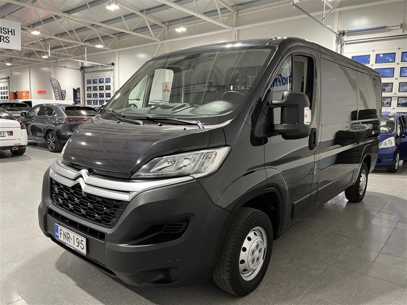 CITROEN JUMPER BlueHDi 130 35 L2H1/ 1.om / Merkkihuollettu / Vetokoukku / Metalliväri / Vanerointi / Webasto /, vm. 2019, 155 tkm