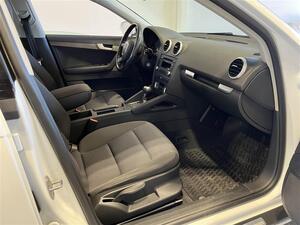 AUDI A3 Sportback Attraction 1,4 TFSI 92 kW S tronic S line Business / Lmppaketti / Vetokoukku / Xenon /, vm. 2011, 142 tkm (10 / 20)
