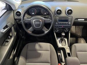 AUDI A3 Sportback Attraction 1,4 TFSI 92 kW S tronic S line Business / Lmppaketti / Vetokoukku / Xenon /, vm. 2011, 142 tkm (14 / 20)