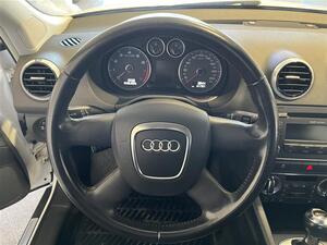 AUDI A3 Sportback Attraction 1,4 TFSI 92 kW S tronic S line Business / Lmppaketti / Vetokoukku / Xenon /, vm. 2011, 142 tkm (15 / 20)