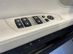 BMW 730 TwinPower Turbo A F01 Sedan / Imuovet / Navi / Peruutuskamera / Kattoluukku / Vaalea nahkaverhoilu /, vm. 2011, 245 tkm (11 / 34)