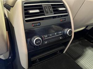 BMW 730 TwinPower Turbo A F01 Sedan / Imuovet / Navi / Peruutuskamera / Kattoluukku / Vaalea nahkaverhoilu /, vm. 2011, 245 tkm (16 / 34)