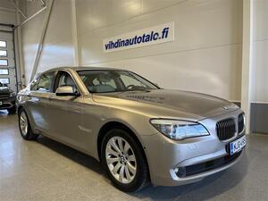 BMW 730 TwinPower Turbo A F01 Sedan / Imuovet / Navi / Peruutuskamera / Kattoluukku / Vaalea nahkaverhoilu /, vm. 2011, 245 tkm (2 / 34)
