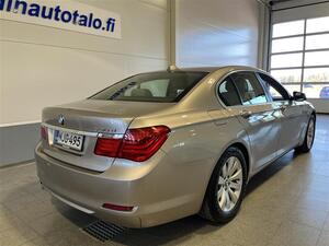 BMW 730 TwinPower Turbo A F01 Sedan / Imuovet / Navi / Peruutuskamera / Kattoluukku / Vaalea nahkaverhoilu /, vm. 2011, 245 tkm (4 / 34)