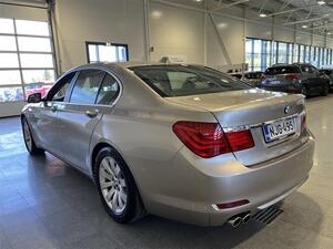BMW 730 TwinPower Turbo A F01 Sedan / Imuovet / Navi / Peruutuskamera / Kattoluukku / Vaalea nahkaverhoilu /, vm. 2011, 245 tkm (6 / 34)