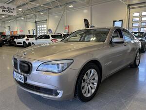 BMW 730 TwinPower Turbo A F01 Sedan / Imuovet / Navi / Peruutuskamera / Kattoluukku / Vaalea nahkaverhoilu /, vm. 2011, 245 tkm (7 / 34)