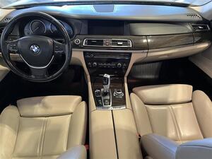 BMW 730 TwinPower Turbo A F01 Sedan / Imuovet / Navi / Peruutuskamera / Kattoluukku / Vaalea nahkaverhoilu /, vm. 2011, 245 tkm (8 / 34)