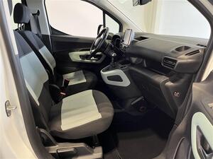 CITROEN BERLINGO PureTech 110 Feel M/ Jakohihna vaihdettu 12-24 ! / Merkkihuollettu / Lmppaketti /, vm. 2019, 121 tkm (11 / 24)