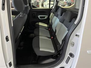 CITROEN BERLINGO PureTech 110 Feel M/ Jakohihna vaihdettu 12-24 ! / Merkkihuollettu / Lmppaketti /, vm. 2019, 121 tkm (12 / 24)