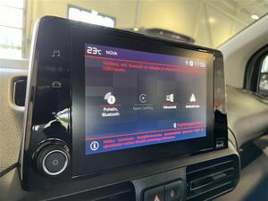 CITROEN BERLINGO PureTech 110 Feel M/ Jakohihna vaihdettu 12-24 ! / Merkkihuollettu / Lmppaketti /, vm. 2019, 121 tkm (19 / 24)