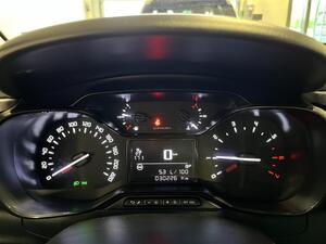 Citroen C3 PureTech 82 Lauch Edition / 1-omisteinen / Merkkihuollettu / Moottorilmmitin / P-tutka / Aut. ilmas, vm. 2021, 30 tkm (22 / 26)