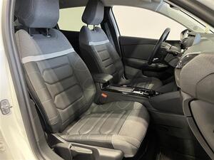 Citroen C4 Full Electric 156 Shine 54 kWh Aut. / Huom !! Isompi akku 54 kWh/ Suomi -auto / HUD / Navi /, vm. 2023, 21 tkm (10 / 27)