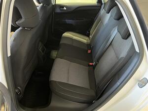 CITROEN C4 PureTech 130 Premium / 1-omisteinen / Merkkihuollettu / Moottori + sistilanlmmitin / Tutkat /, vm. 2015, 48 tkm (12 / 23)