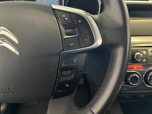 CITROEN C4 PureTech 130 Premium / 1-omisteinen / Merkkihuollettu / Moottori + sistilanlmmitin / Tutkat /, vm. 2015, 48 tkm (16 / 23)