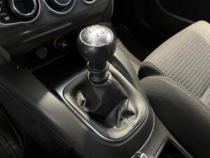 CITROEN C4 PureTech 130 Premium / 1-omisteinen / Merkkihuollettu / Moottori + sistilanlmmitin / Tutkat /, vm. 2015, 48 tkm (17 / 23)