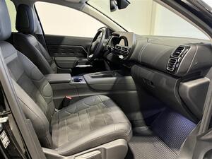 Citroen C5 Aircross Plug-in Hybrid 225 Shine Business -EAT8 AT/ 1. om/  Suomi-auto / Merkkihuollettu / 2 x renkaat alut, vm. 2023, 21 tkm (12 / 30)