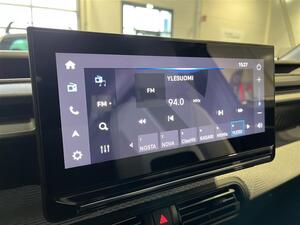 Citroen e-C3 Full Electric 113 Max 44 kWh AT/Metallivri / Navi / P-kamera / 2:t renkaat alkuperisill vanteilla, vm. 2024, 4 tkm (19 / 25)
