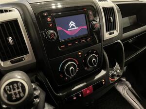 CITROEN JUMPER BlueHDi 130 35 L2H1/ 1.om / Merkkihuollettu / Met.vri / Vanerointi / Webasto /, vm. 2019, 155 tkm (11 / 18)