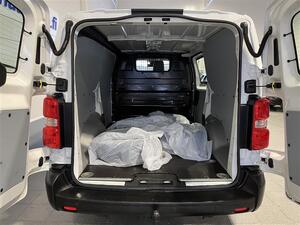 CITROEN JUMPY BlueHDi 120 XL / sis. ALV / Merkkihuollettu / P-kamera / Webasto / Vetokoukku /, vm. 2018, 193 tkm (10 / 18)