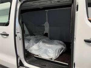 CITROEN JUMPY BlueHDi 120 XL / sis. ALV / Merkkihuollettu / P-kamera / Webasto / Vetokoukku /, vm. 2018, 193 tkm (13 / 18)