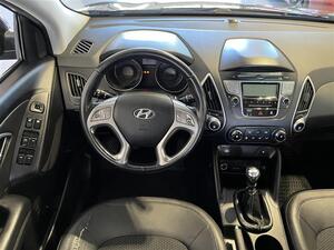 HYUNDAI ix35 1,7 CRDi 6MT ISG Comfort / Vetokoukku / Moottorilmmitin + sispistoke / Huippu hyv huoltokirja /, vm. 2011, 230 tkm (14 / 20)