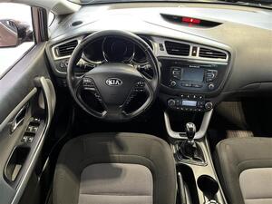 Kia Ceed 1,6 CRDi ISG EX SW EcoDynamics / Peruutuskamera / Moottorilmmitin + sispistoke / Vetokoukku /, vm. 2015, 190 tkm (14 / 25)