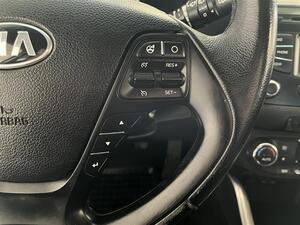 Kia Ceed 1,6 CRDi ISG EX SW EcoDynamics / Peruutuskamera / Moottorilmmitin + sispistoke / Vetokoukku /, vm. 2015, 190 tkm (16 / 25)