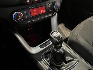 Kia Ceed 1,6 CRDi ISG EX SW EcoDynamics / Peruutuskamera / Moottorilmmitin + sispistoke / Vetokoukku /, vm. 2015, 190 tkm (17 / 25)