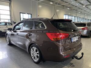 Kia Ceed 1,6 CRDi ISG EX SW EcoDynamics / Peruutuskamera / Moottorilmmitin + sispistoke / Vetokoukku /, vm. 2015, 190 tkm (6 / 25)