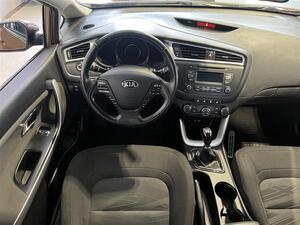 Kia Ceed 1,0 ISG 100hv LX 5D EcoDynamics / Moottori + sistilanlmmitin / Vakionopeudensdin /, vm. 2016, 145 tkm (14 / 21)