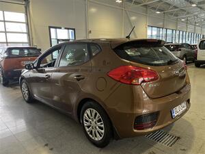 Kia Ceed 1,0 ISG 100hv LX 5D EcoDynamics / Moottori + sistilanlmmitin / Vakionopeudensdin /, vm. 2016, 145 tkm (6 / 21)