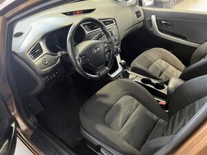 Kia Ceed 1,0 ISG 100hv LX 5D EcoDynamics / Moottori + sistilanlmmitin / Vakionopeudensdin /, vm. 2016, 145 tkm (9 / 21)