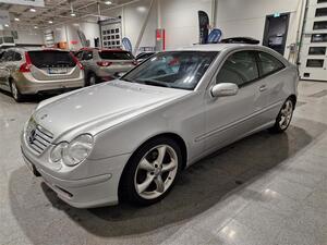 Mercedes-Benz C 180 Kompressor Sportcoupe  A / Suomi-auto / Vhn ajettu /, vm. 2004, 129 tkm (3 / 17)