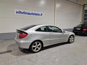 Mercedes-Benz C 180 Kompressor Sportcoupe  A / Suomi-auto / Vhn ajettu /, vm. 2004, 129 tkm (6 / 17)