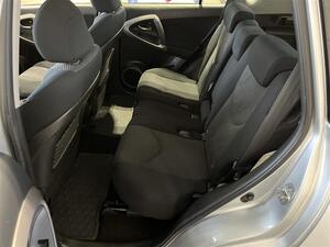 Toyota RAV4 2,0 VVT-i 4WD  / Katsastettu 27.2.2025! /, vm. 2006, 264 tkm (12 / 22)