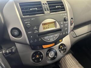 Toyota RAV4 2,0 VVT-i 4WD  / Katsastettu 27.2.2025! /, vm. 2006, 264 tkm (17 / 22)