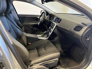 Volvo V60 V60 Momentum A  Bi-Fuel / Jakop juuri tehty! / Digimittaristo / PA-lmmitin / Peruutustutka /, vm. 2014, 263 tkm (10 / 25)