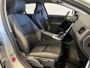 Volvo V60 V60 Momentum A  Bi-Fuel / Jakop juuri tehty! / Digimittaristo / PA-lmmitin / Peruutustutka /, vm. 2014, 263 tkm (11 / 25)