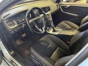Volvo V60 V60 Momentum A  Bi-Fuel / Jakop juuri tehty! / Digimittaristo / PA-lmmitin / Peruutustutka /, vm. 2014, 263 tkm (9 / 25)